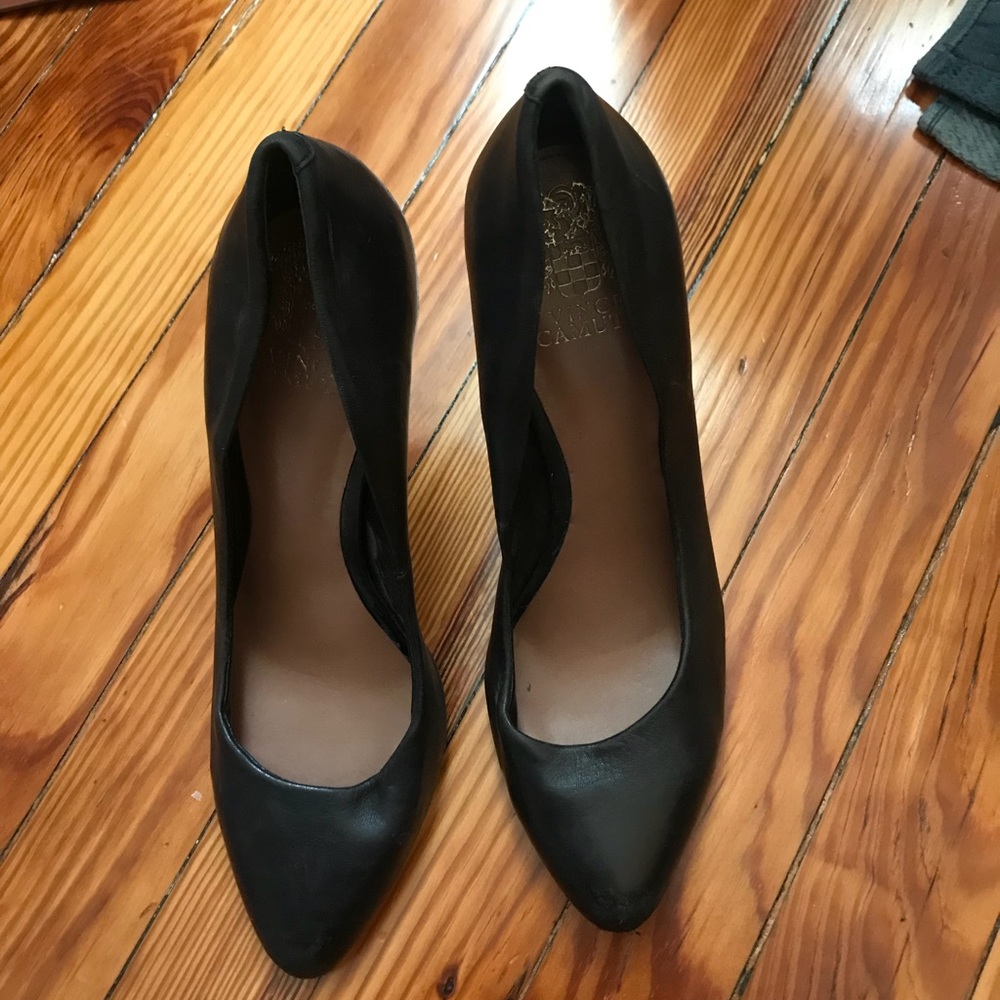 Vince Camuto classic black heels